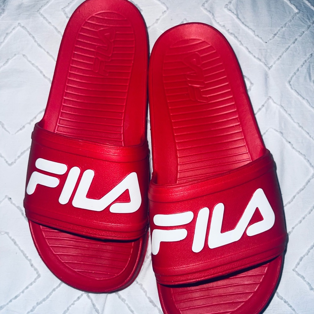 Fila Women's Sleek Slide Lt Sandal Size 8 red